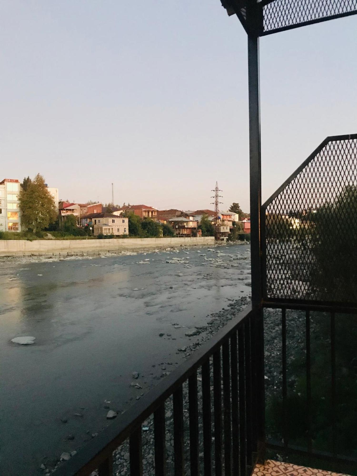 Apartment Riverside Kutaisi Exterior photo